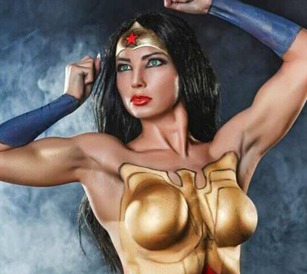 Wonder Woman mit Bodypaint