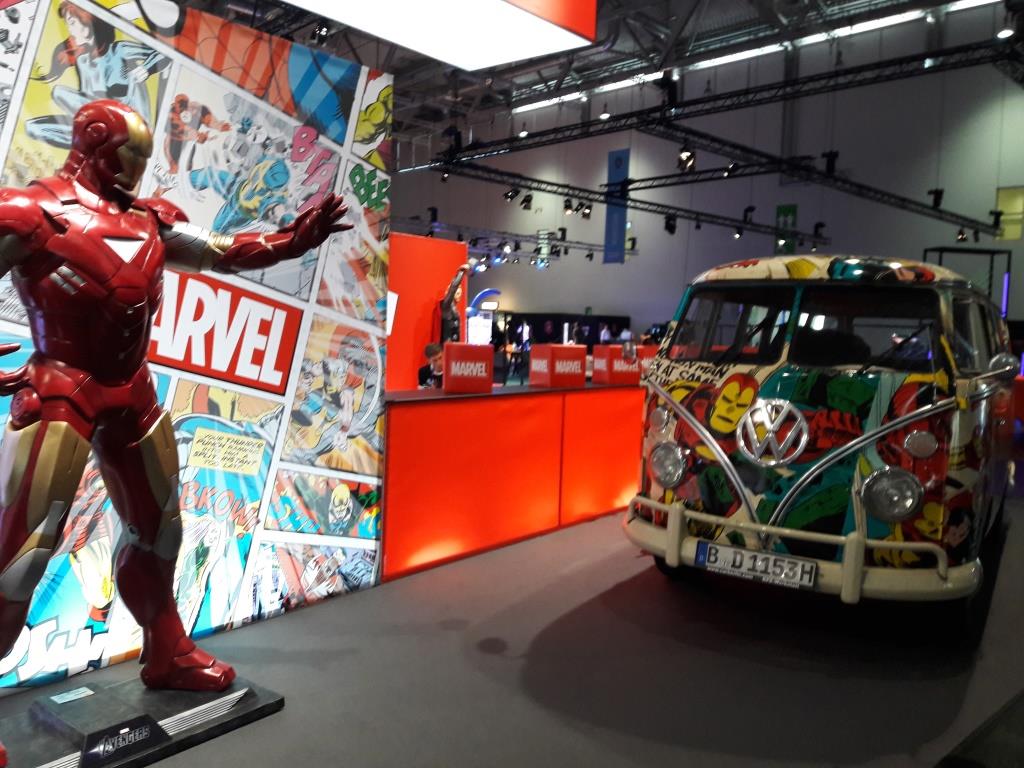 Iron Man und Marvel-VW-Bus